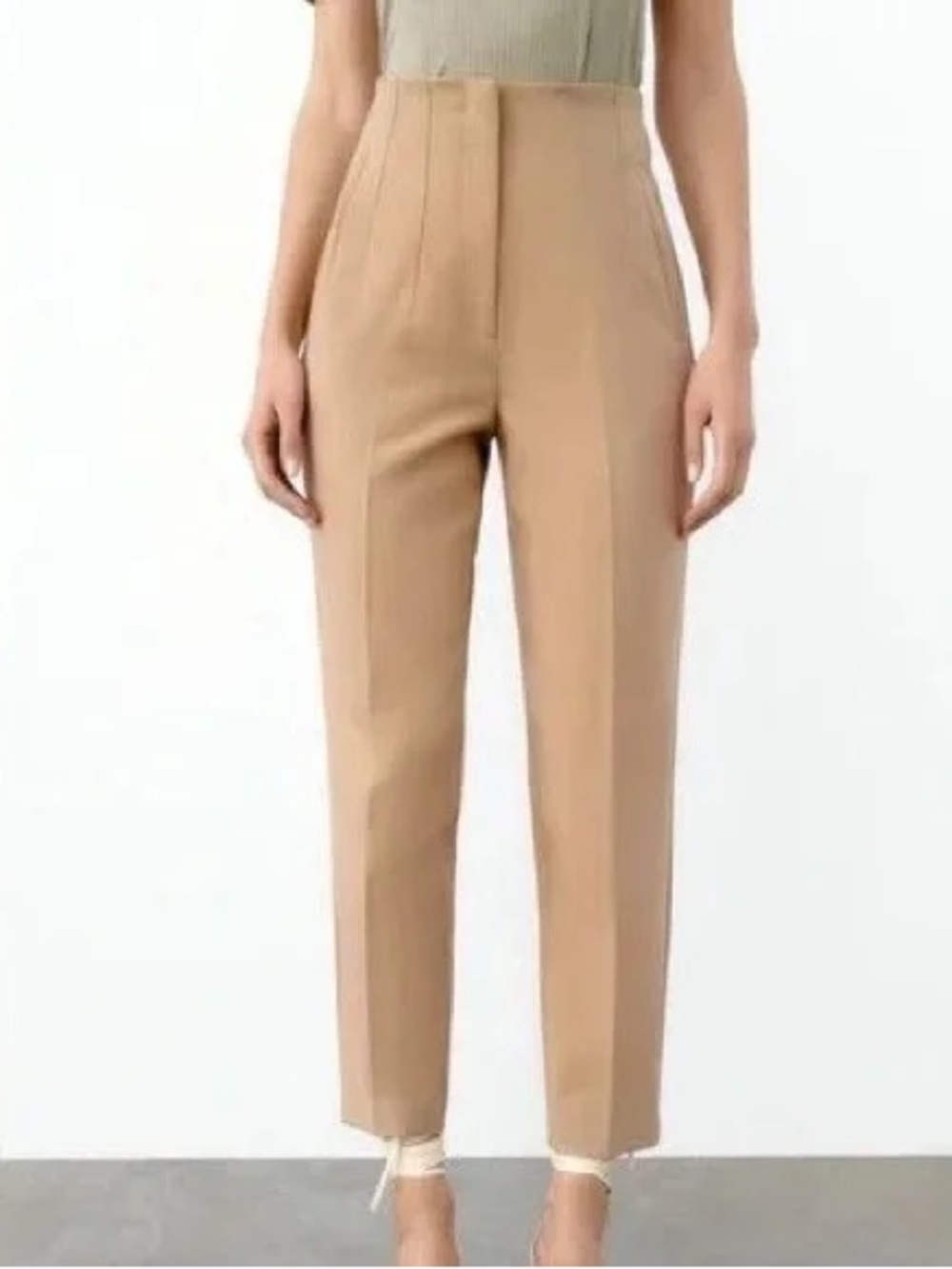 Ankle length high waist trouser. Zara
